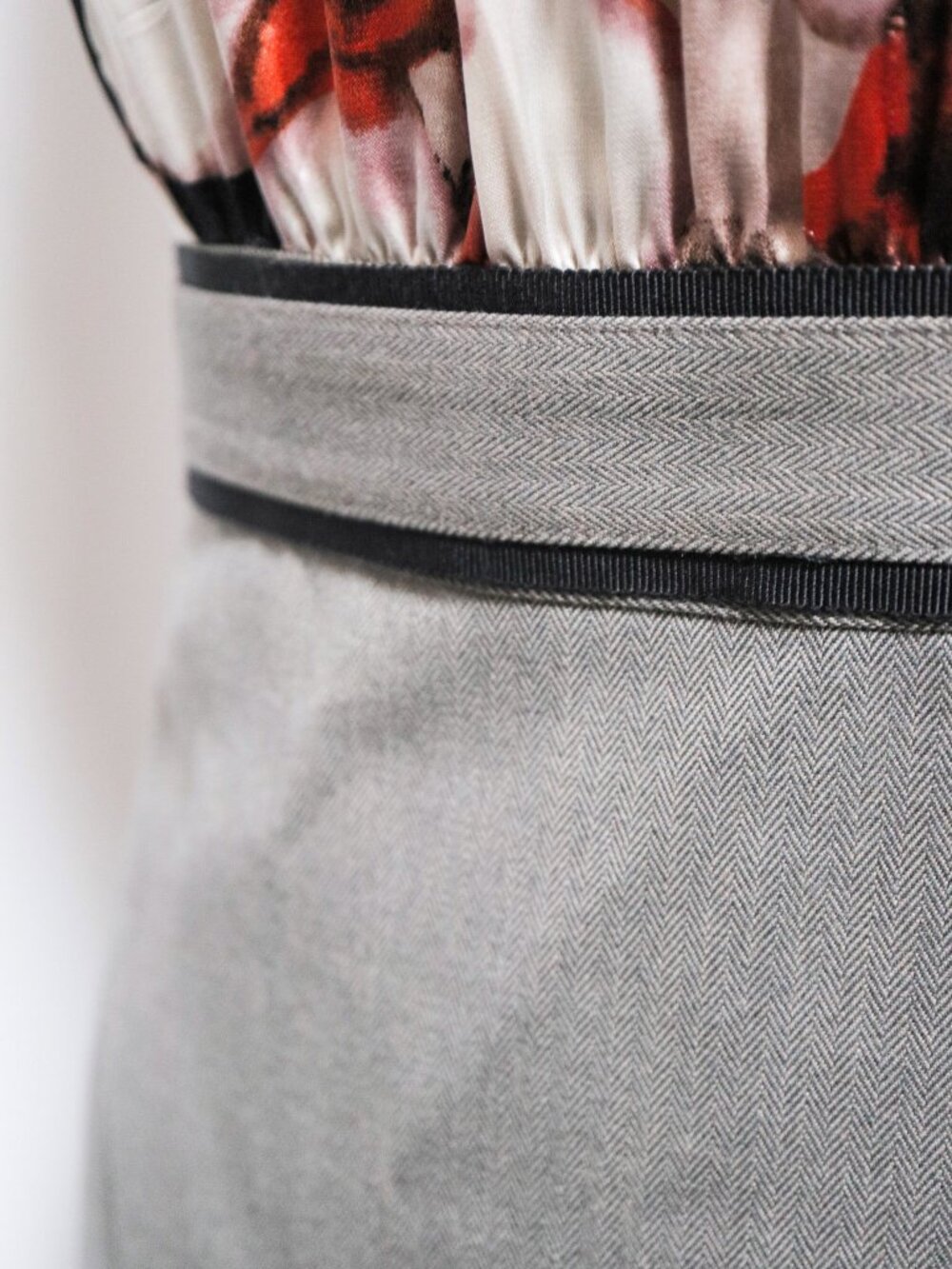 T by TAHARI Sleeveless Sheath Dress Dark Floral & Warm Grey Tweed Size S, Office - Picture 4 of 10